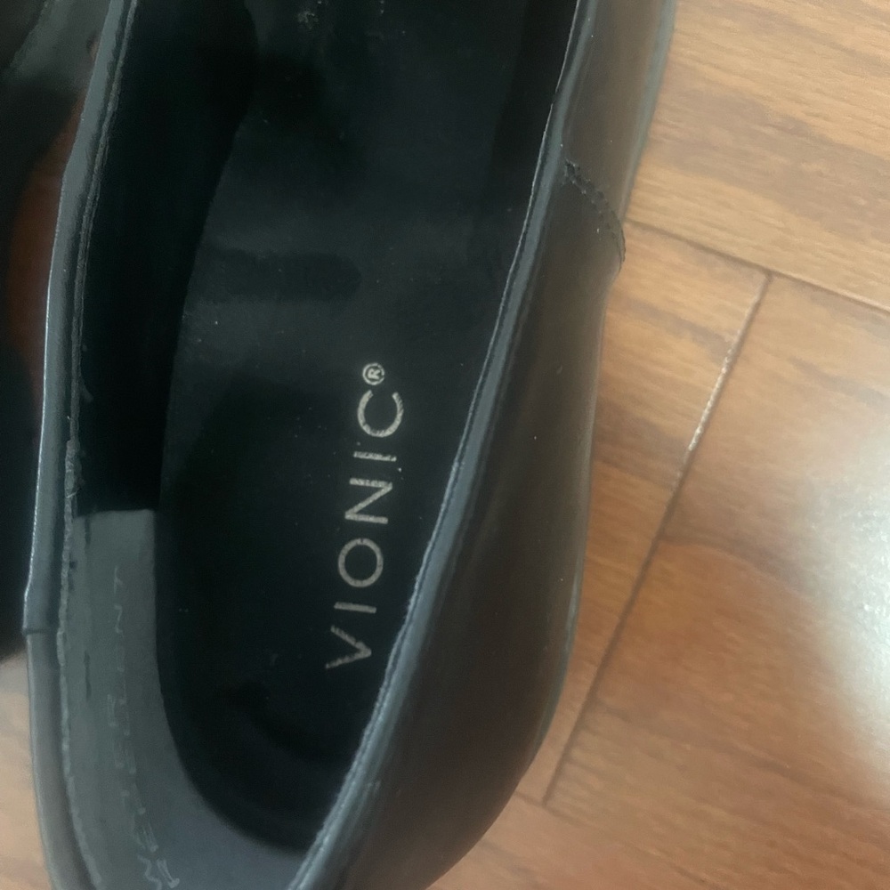 Women’s Vionic Loafers - Picture 8 of 9